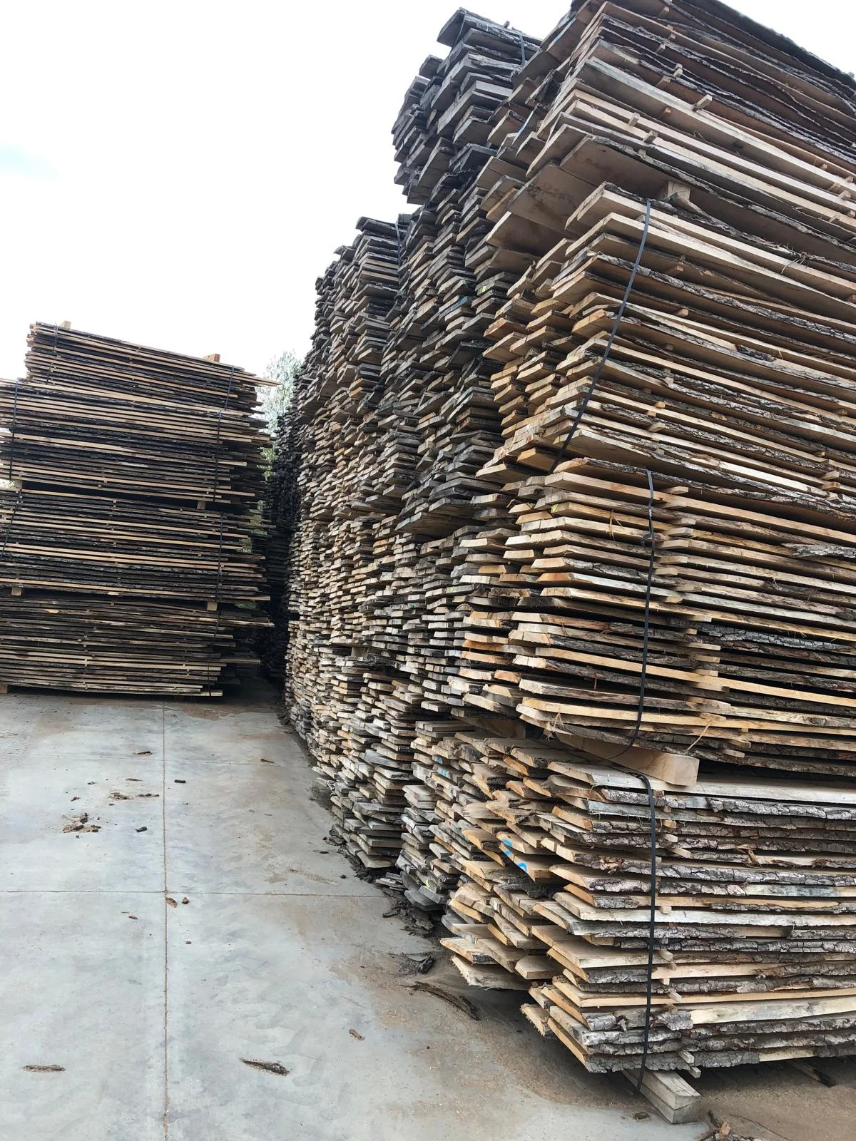 beams-and-planks-for-construction-turkey-oak-timber