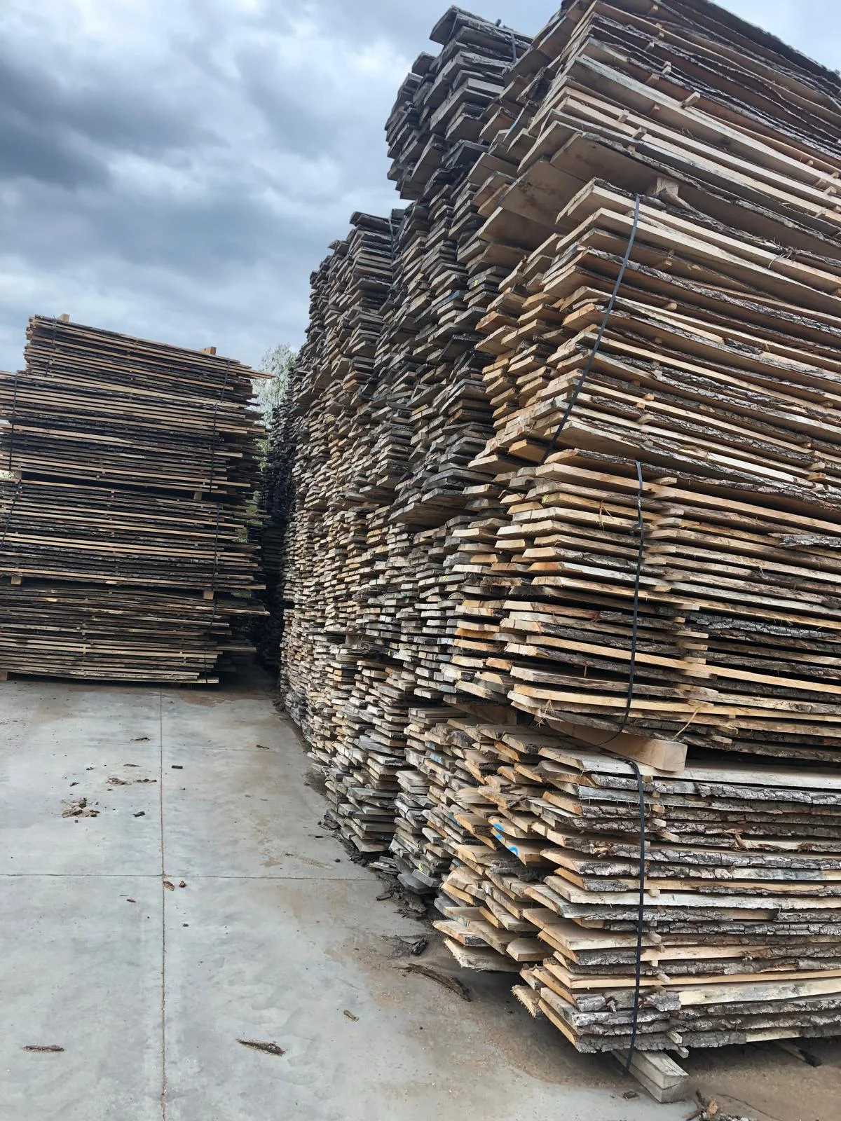 turkey-oak-timber-hardwood-beams-distributor-romania
